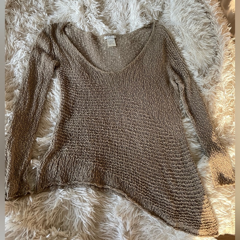 Talia “Avenue”  Aritzia sweater size small